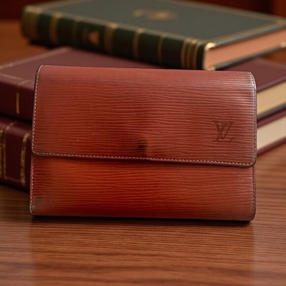 LOUIS VUITTON Brown Tan Epi Leather Snap Wallet - Picture 1 of 7